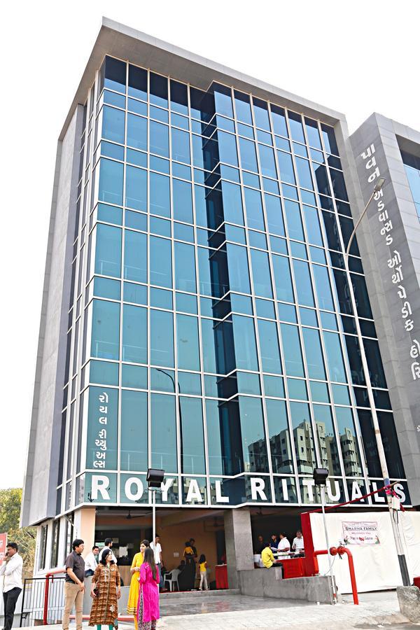 Royal Rituals Hotel Surat Luaran gambar