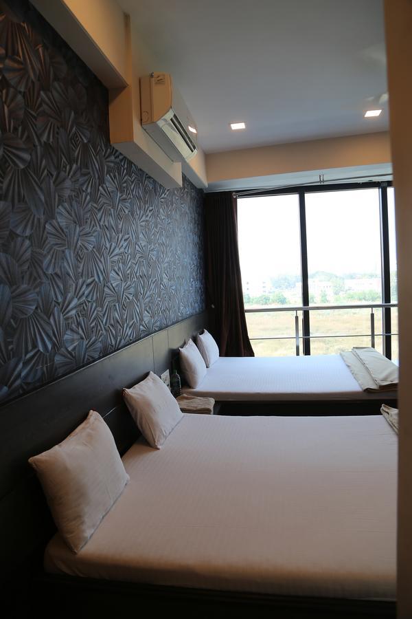 Royal Rituals Hotel Surat Luaran gambar